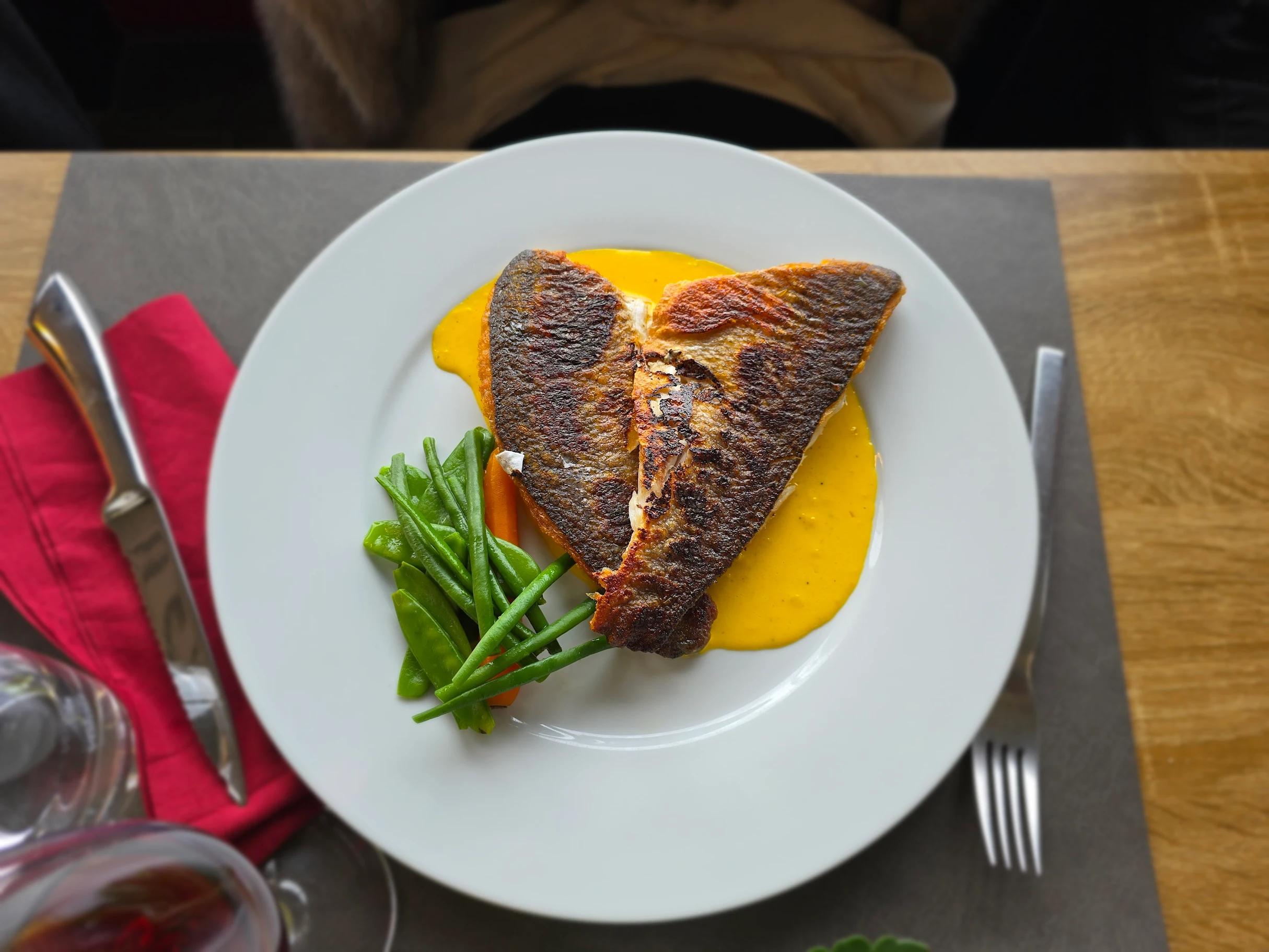 Poisson grillé sauce safranée